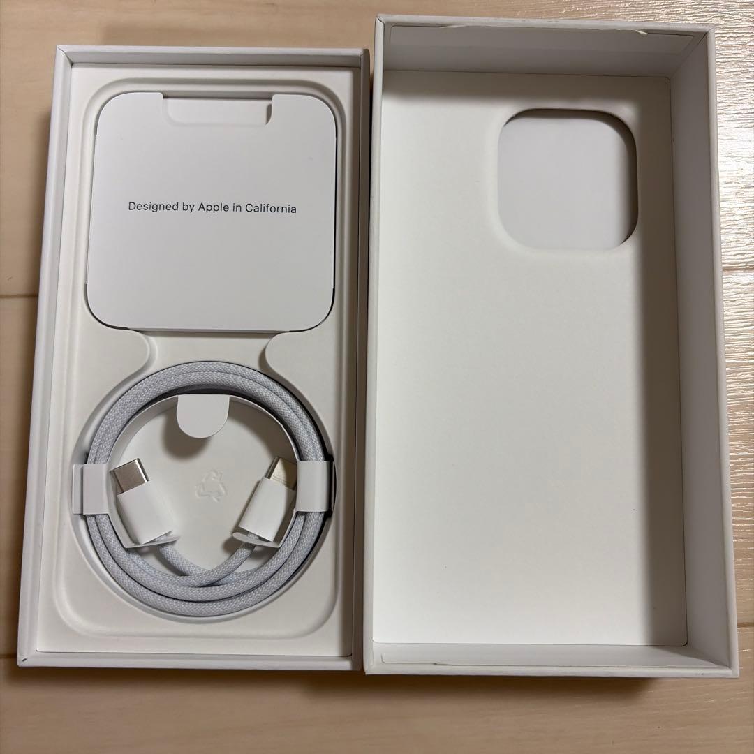 【美品】Apple iPhone 15 Pro 256GB