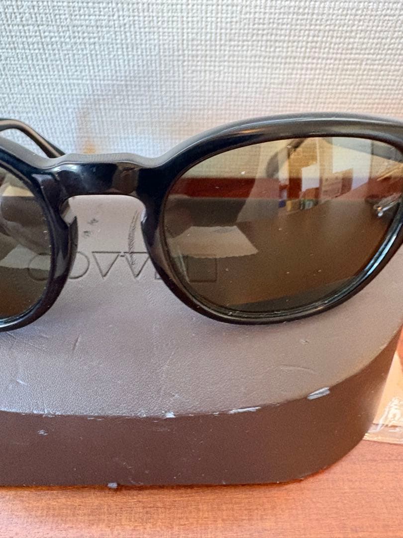 Oliver Peoples ブラックサングラス