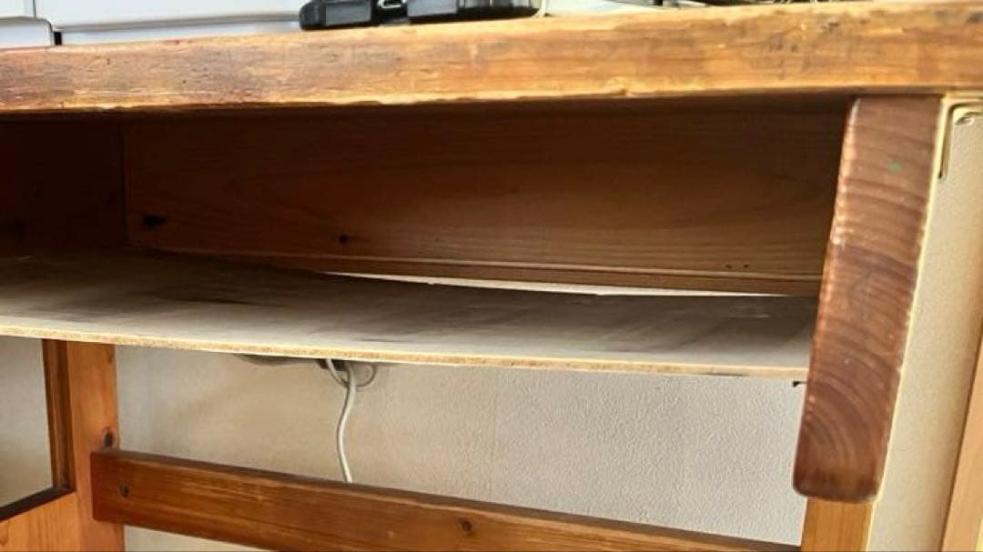 もうあと残り1点♪人気のビンテージ木製　 約縦45×横65 アンティーク学習机