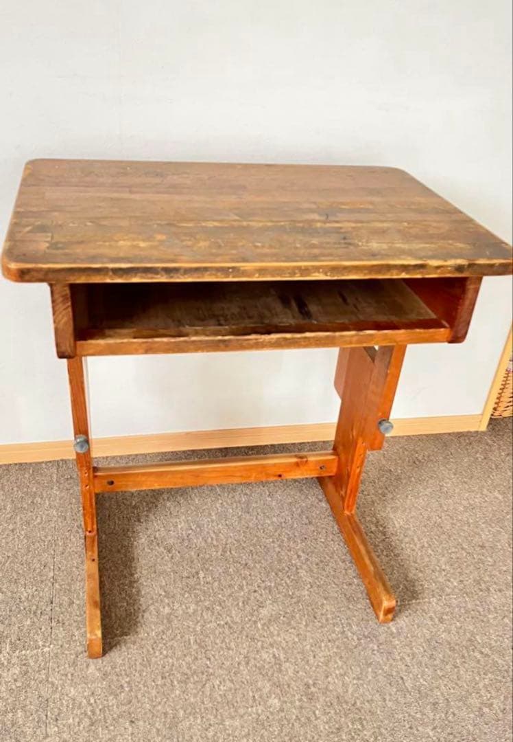 もうあと残り1点♪人気のビンテージ木製　 約縦45×横65 アンティーク学習机