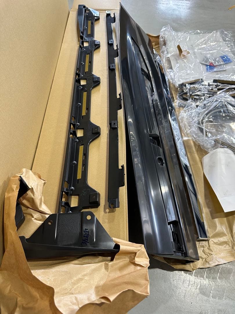 アルファード・ヴェルファイア40系 モデリスタサイドスカート