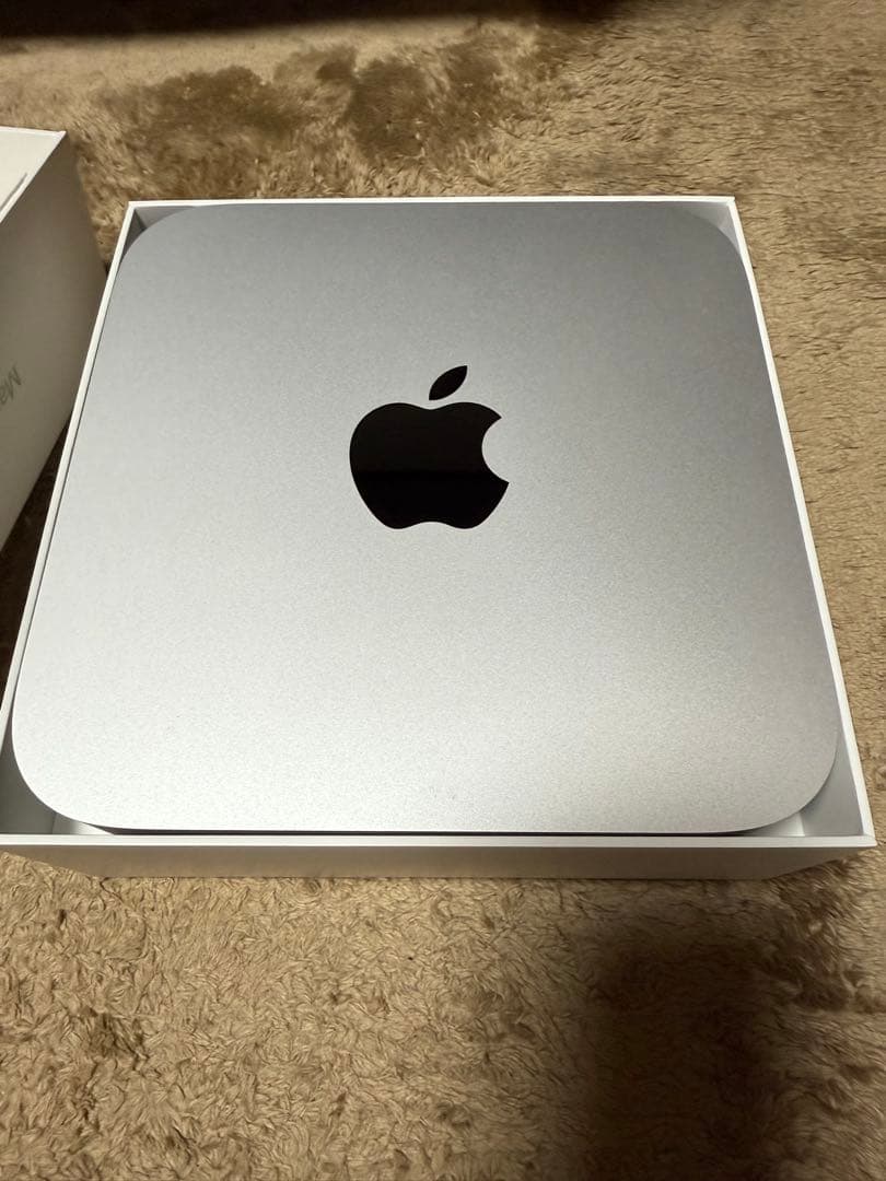 Apple Mac mini (M2チップ)本体 256GB SSD