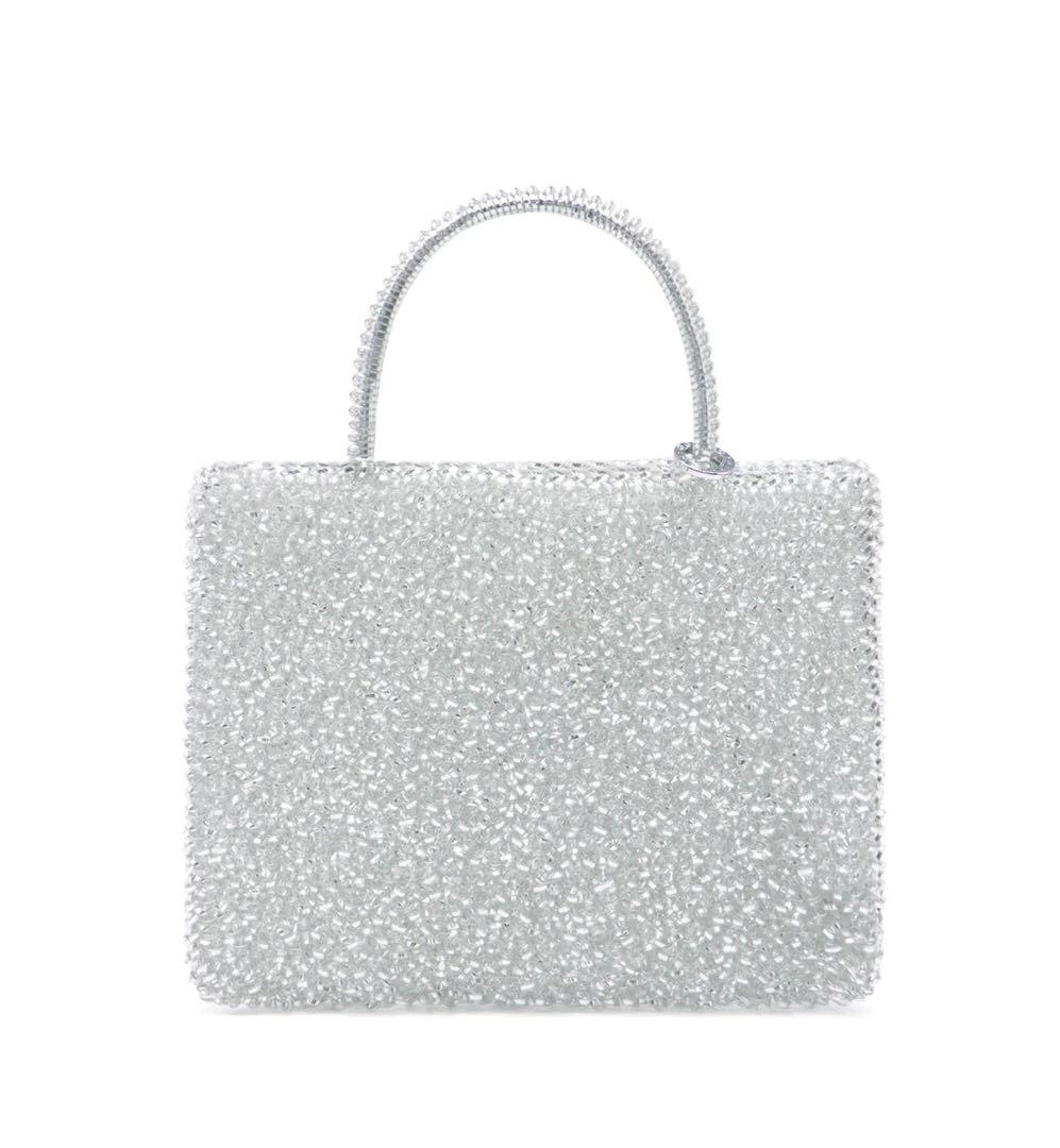 アンテプリマ スクエア ミディアム