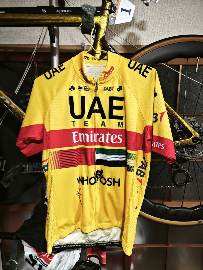 UAE Team Emirates ポガチャル サイン入り