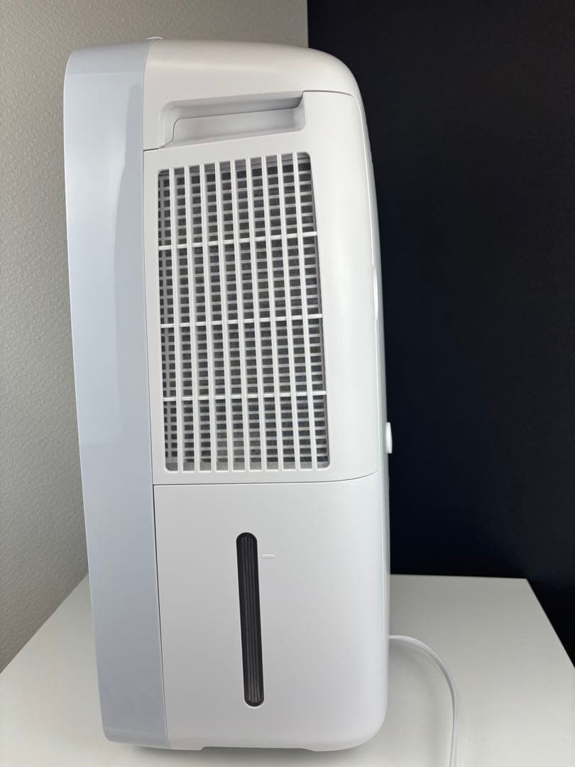 SHARP 冷風・衣類乾燥除湿機コンパクトクールCM-T100