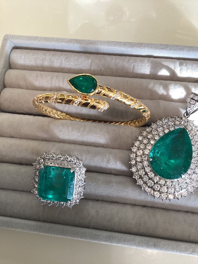 SHAWN❣️ 合成エメラルドコロンビアタイプ　バングル