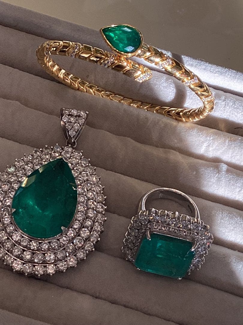 SHAWN❣️ 合成エメラルドコロンビアタイプ　バングル