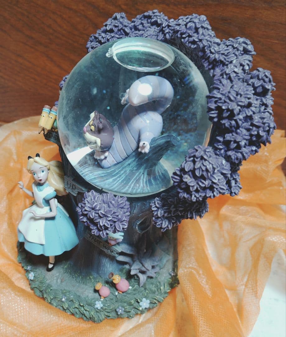 Disney☆不思議な国のアリス☆スノーグローブ