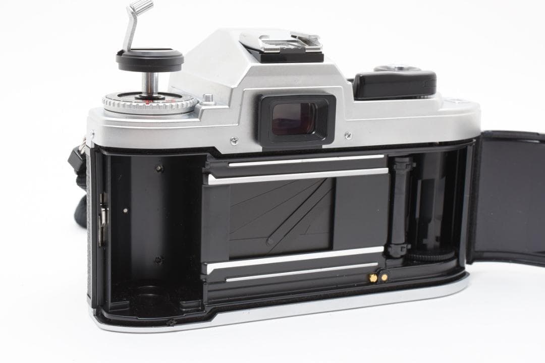 超美品 NIKON FG シルバー フィルムカメラ モルト新品交換済 M835