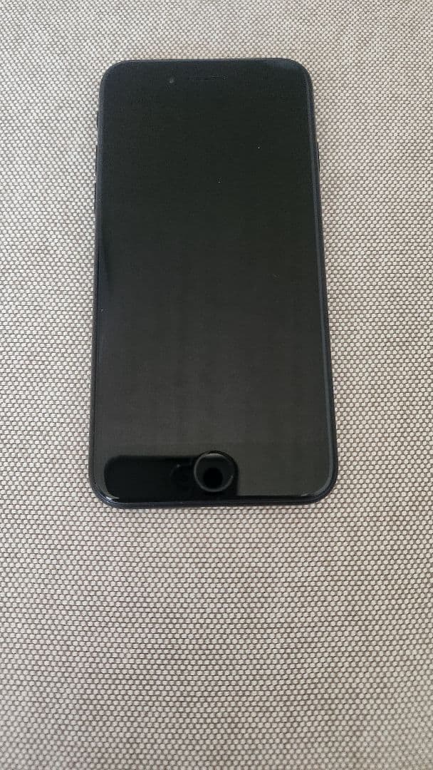 【hina】Apple iPhone SE 第2世代 64GB ブラック