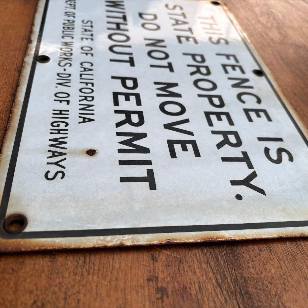 USA VINTAGE THIS FENCE IS ホーロー看板