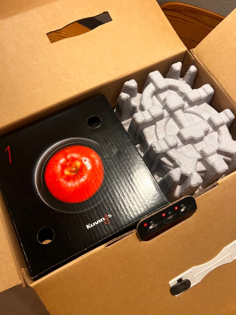 Kuvings クビンズ　ホールスロー ジューサー　JSG-821M white