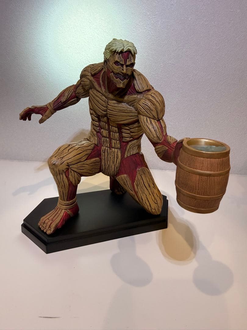 進撃の巨人+鎧の巨人 フィギュア 2体セット