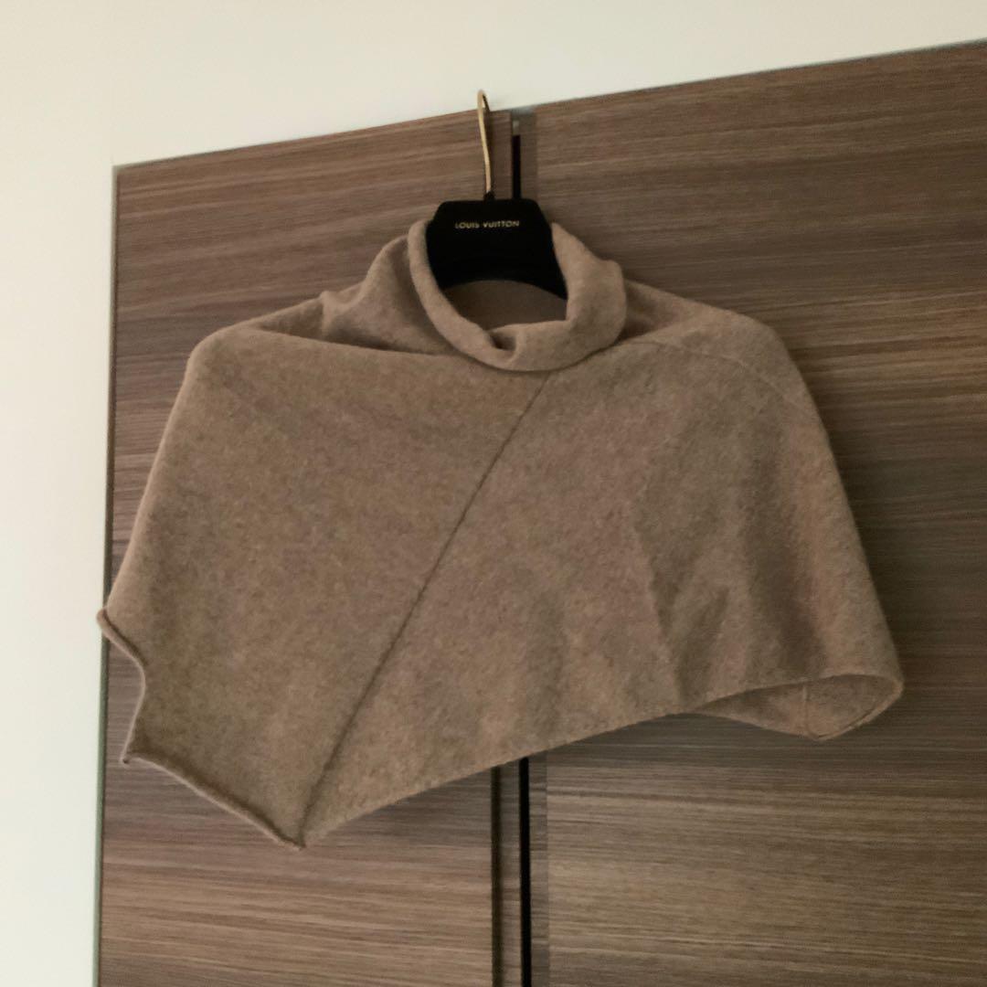 専用になりました。　　ヨーガンレール　未着用のカシミヤポンチョ　ババグーリ