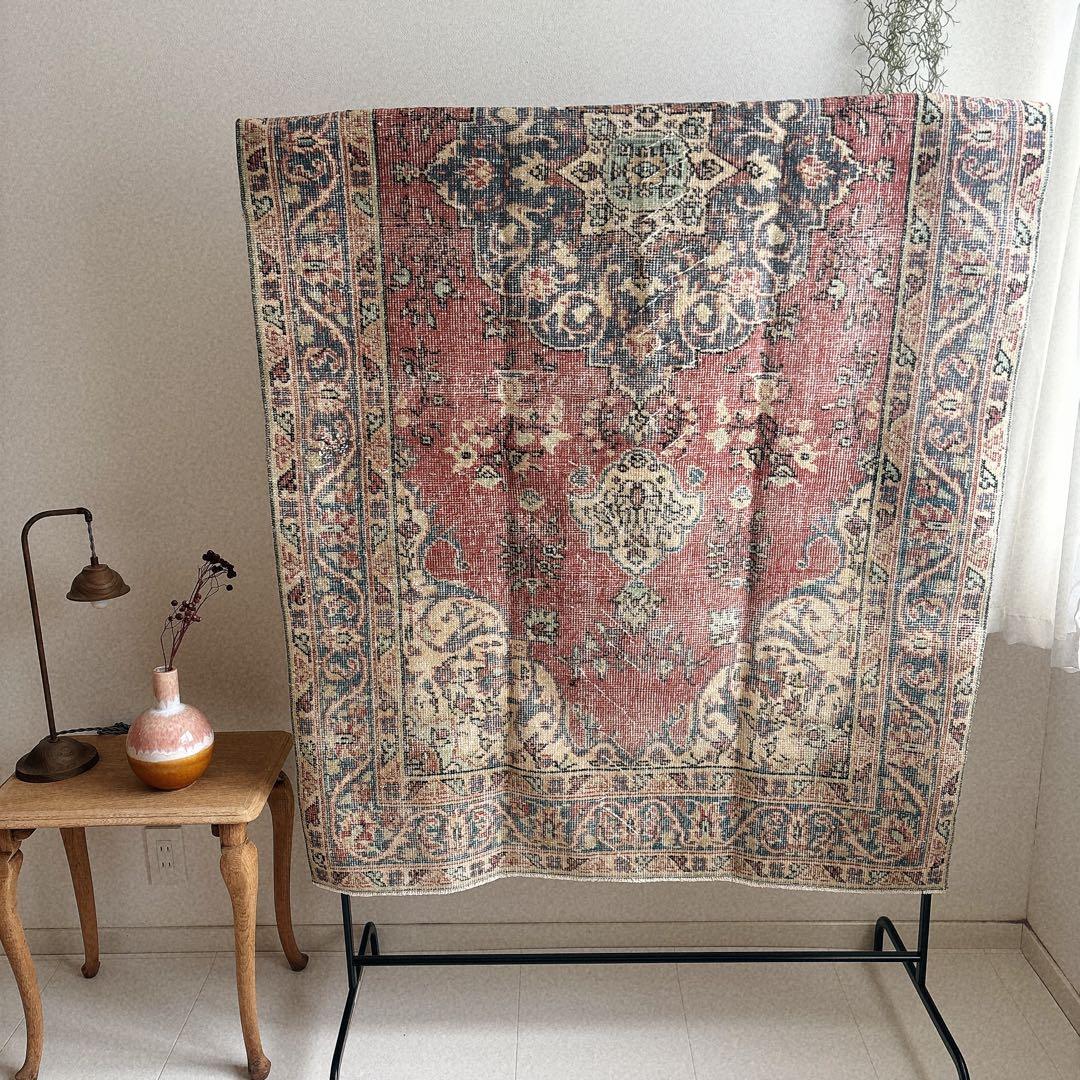 トルコ　ヴィンテージ ラグ　くすみピンク　ネイビー　メダリオン