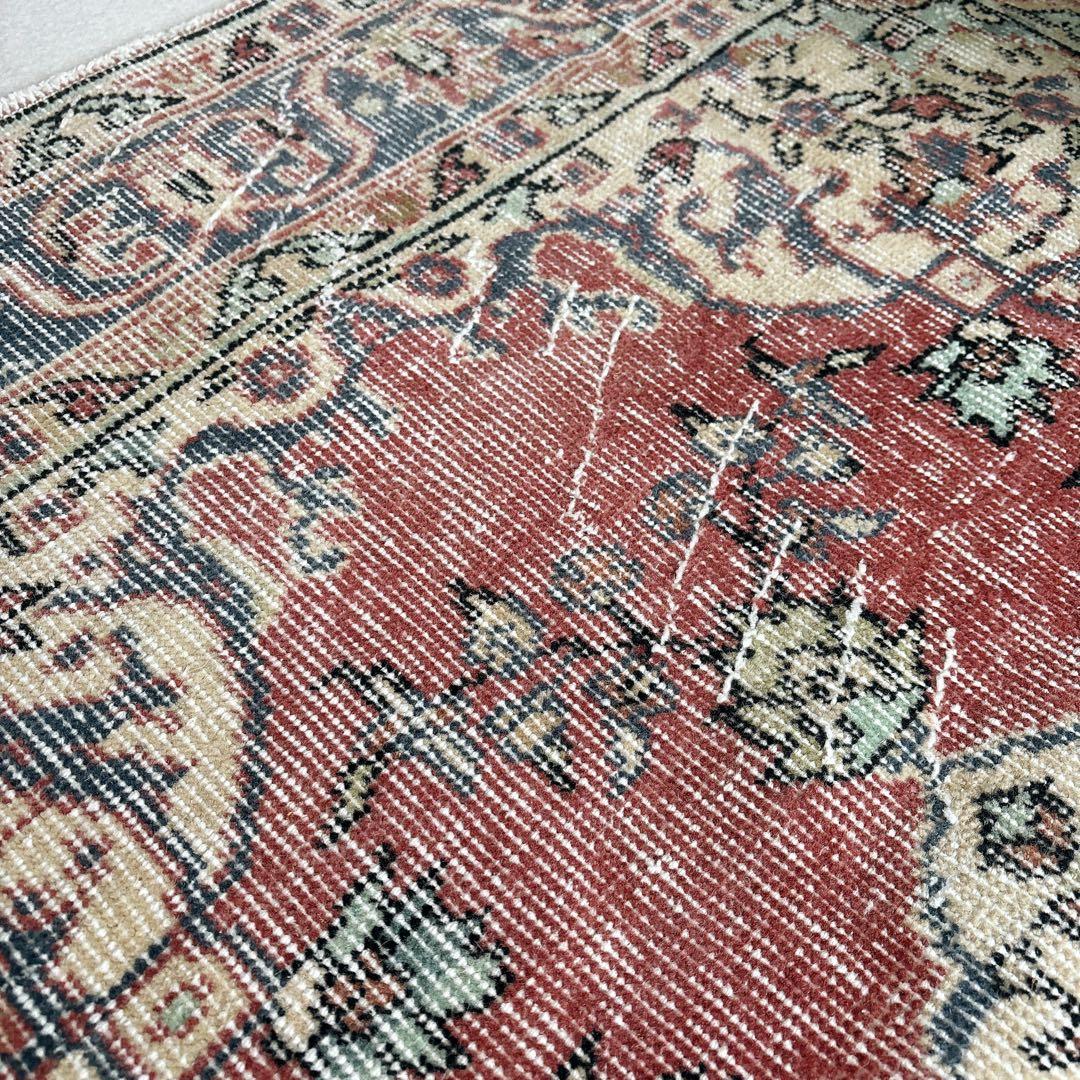 トルコ　ヴィンテージ ラグ　くすみピンク　ネイビー　メダリオン