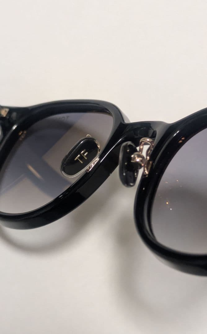 【新品】トムフォード サングラス FT0977D 01B 48サイズ 日本企画