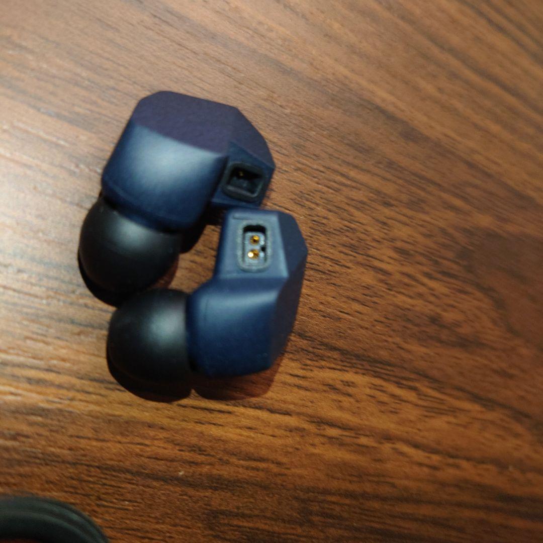 final A4000 イヤホン