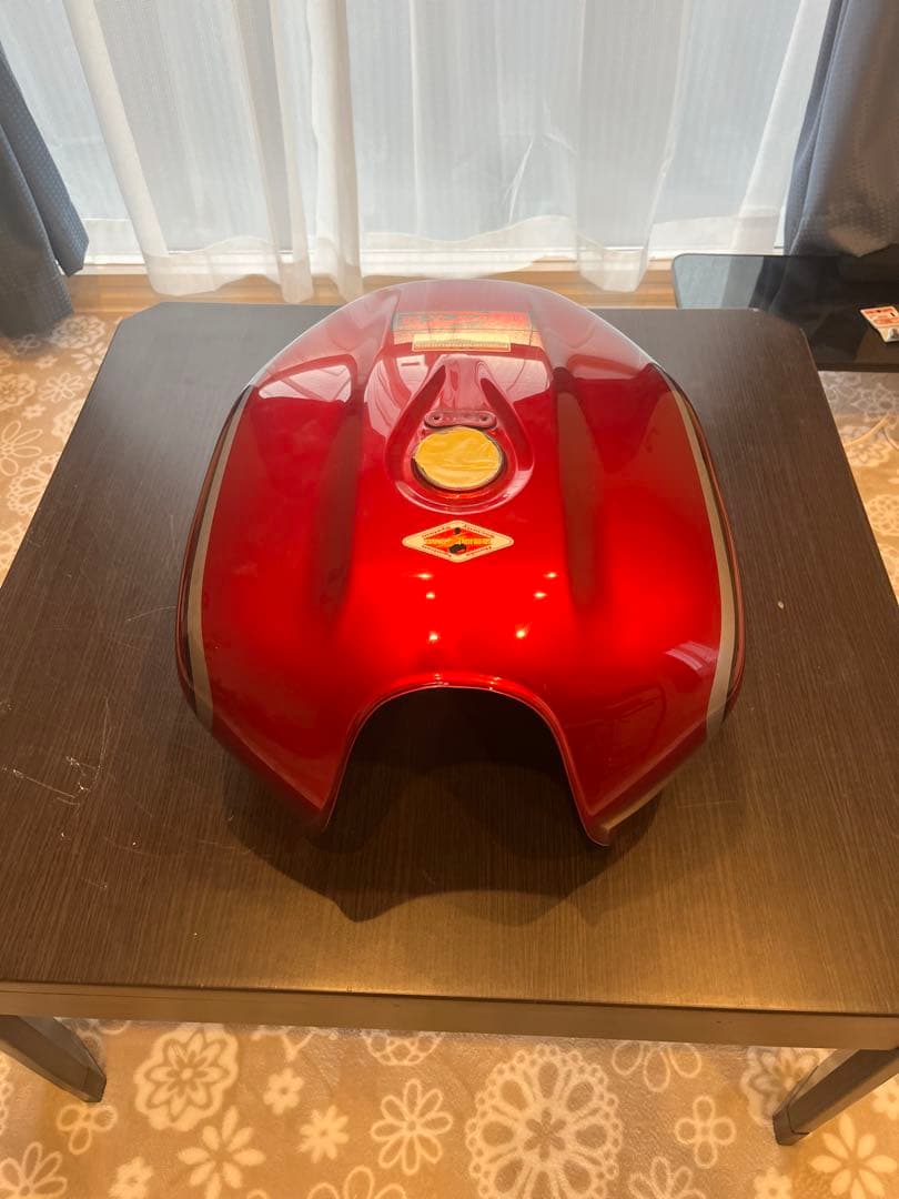 ホンダ バイクタンク 赤　cb1100