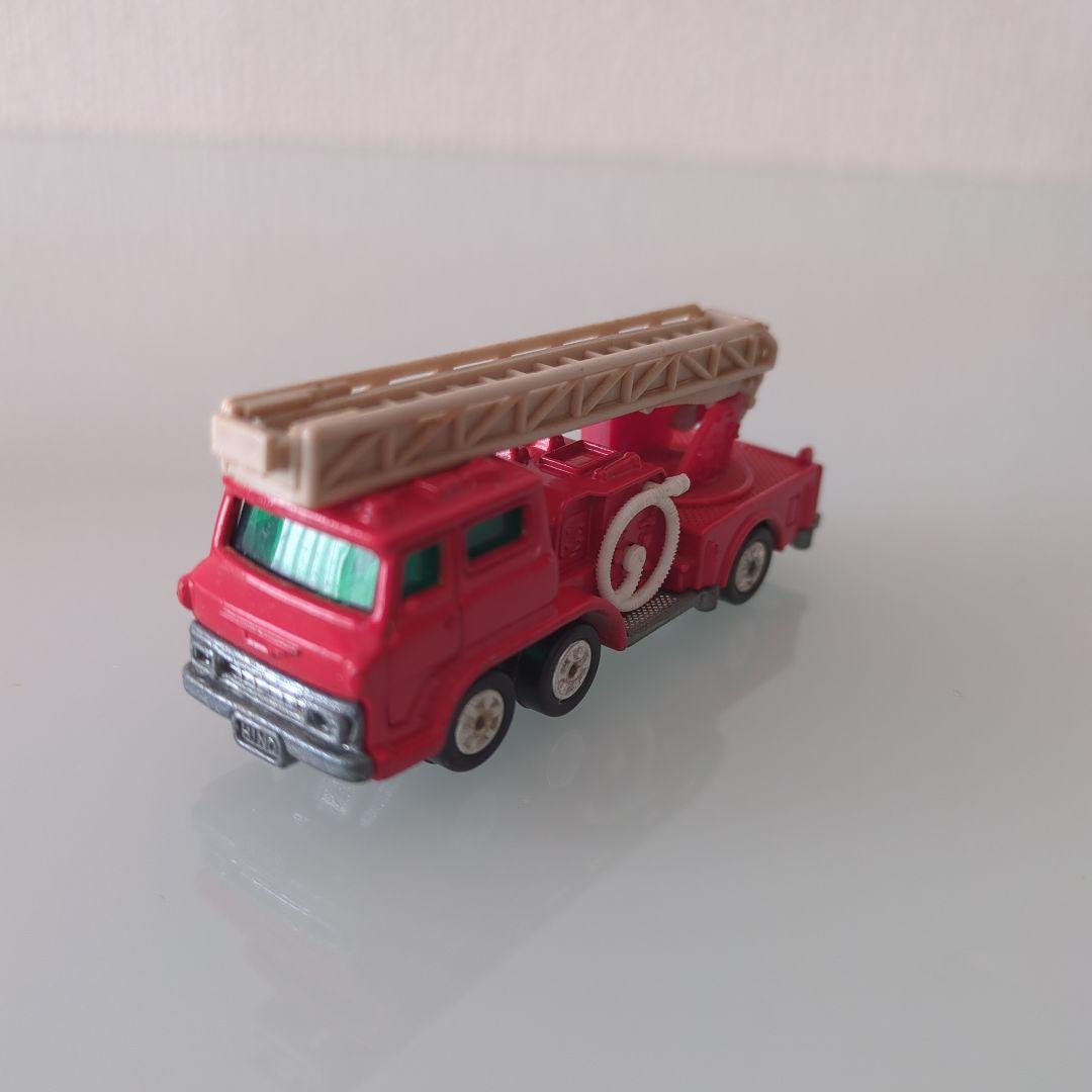 黒箱 トミカ 日野ハシゴ消防車