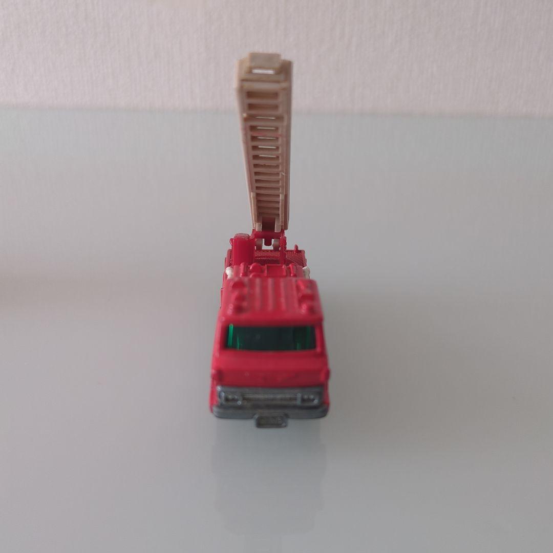 黒箱 トミカ 日野ハシゴ消防車