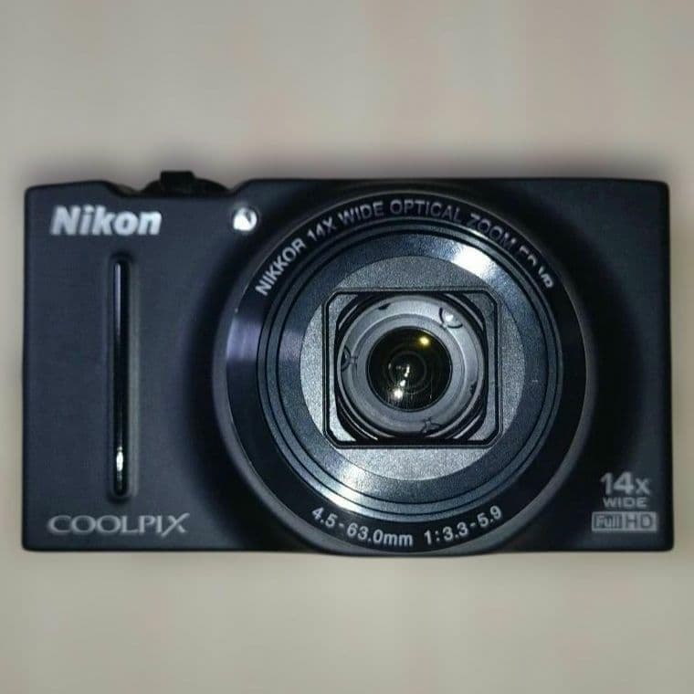 【液晶に難あり】高機能モデル デジカメ ニコン COOLPIX S8200