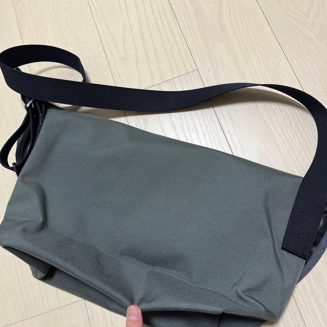 ブルーラグ　メッセンジャーバッグ　ハーフ　グレー　リフレクター（オレンジ）