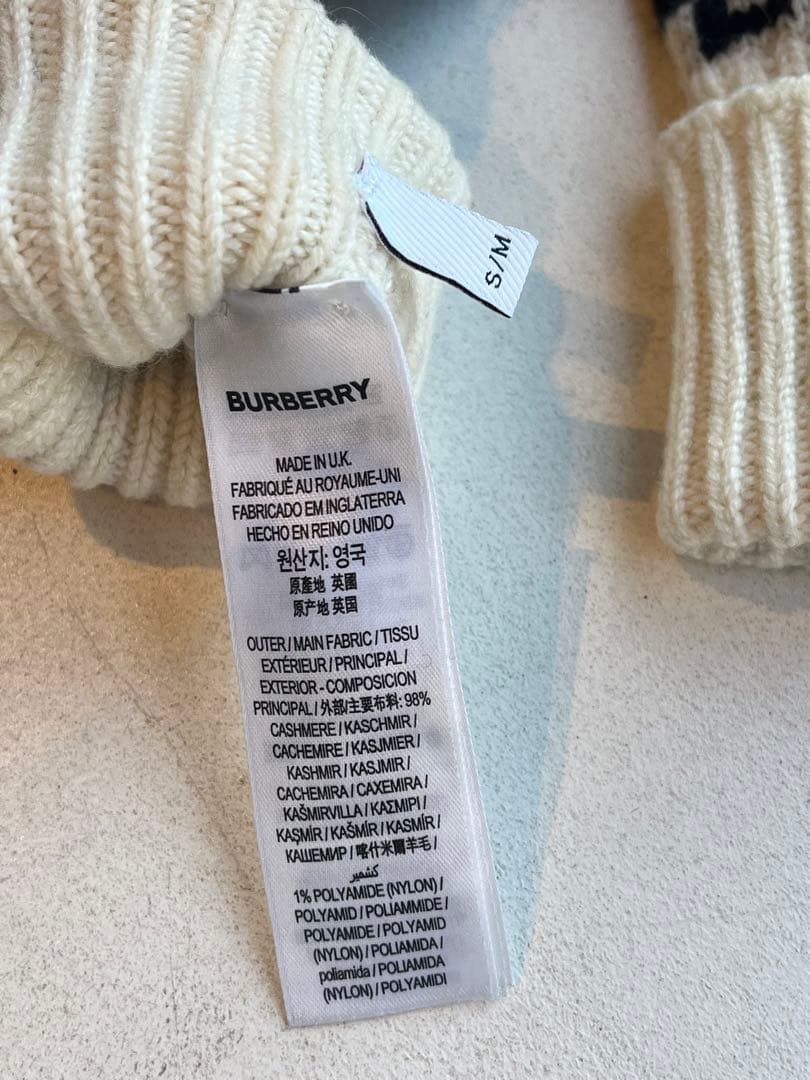 【極美品】BURBERRY 黒とクリーム色のカシミヤ冬用手袋