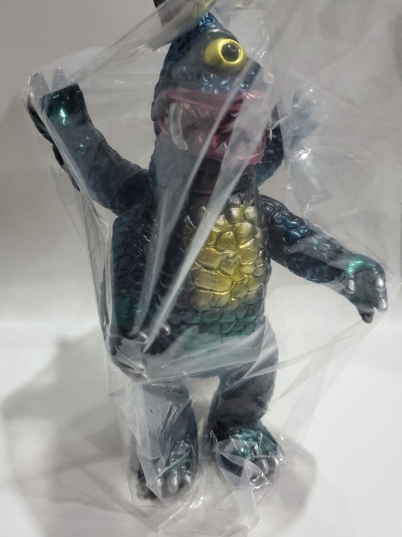 M*読様 Marmit マーミット スカルヘッドバット パチ怪獣 ソフビ　4本腕