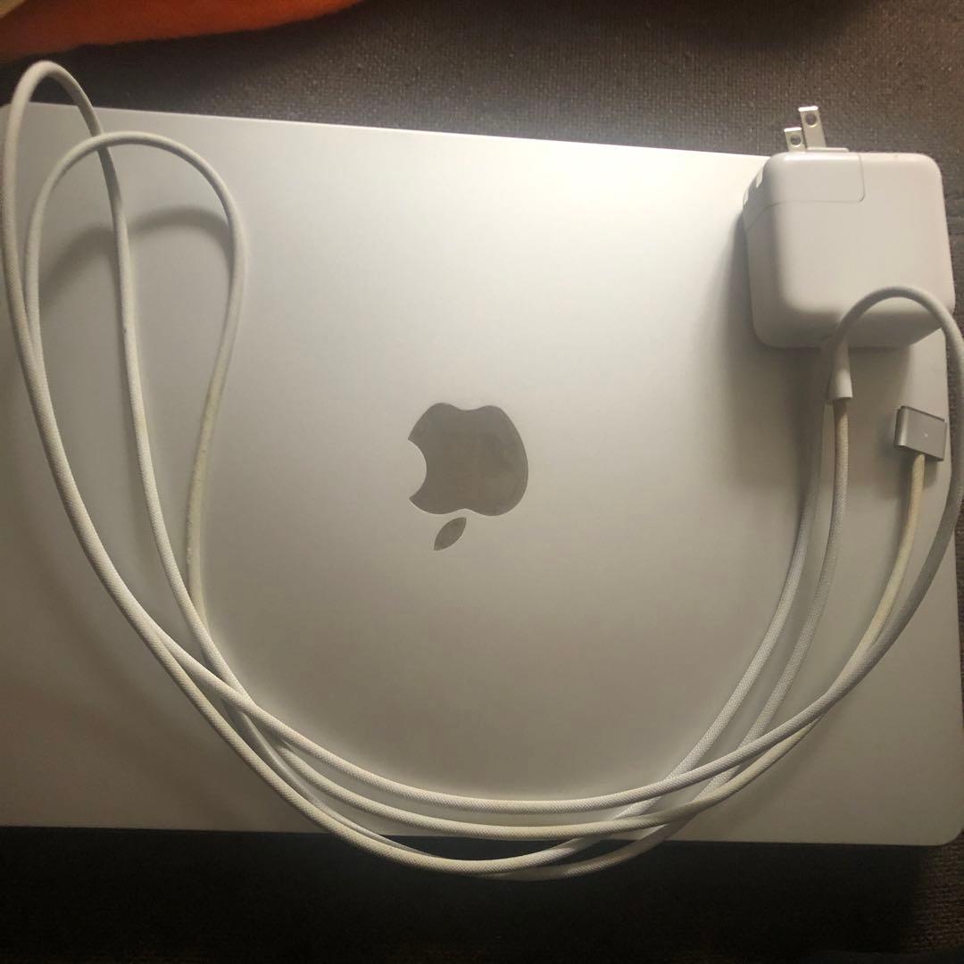 MacBook Air 本体　2022年モデル　M2