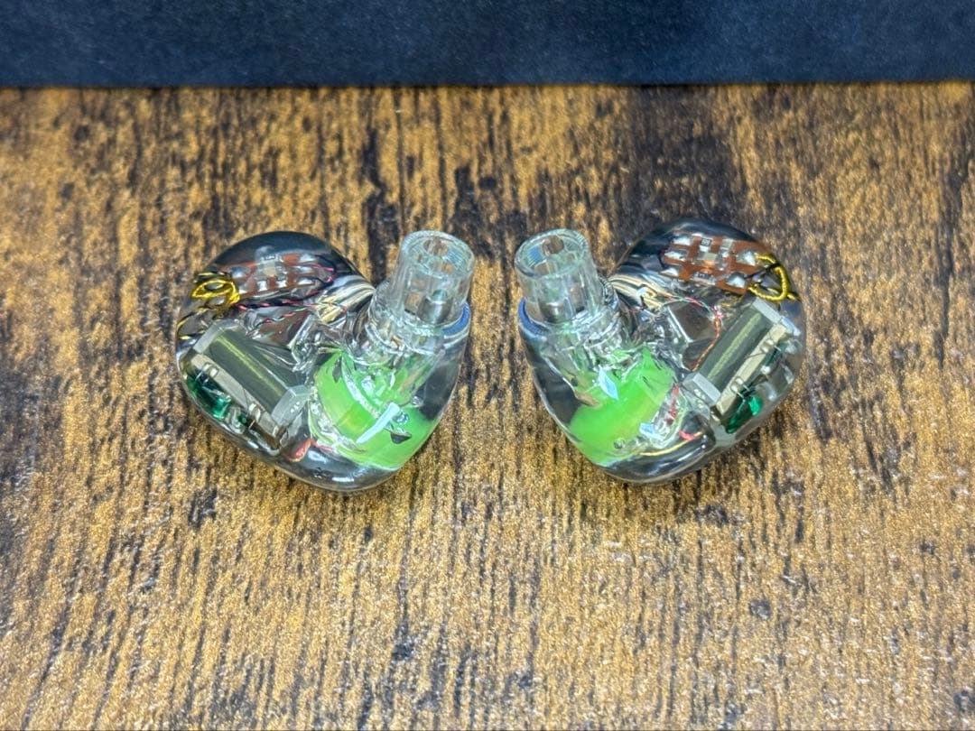 【ヒビ割れ有】VISION EARS ELYSIUM