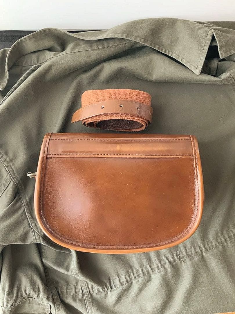 英国ミルナー 社製　本格的な本革カートリッジ(散弾/アモ)ショルダーバッグ