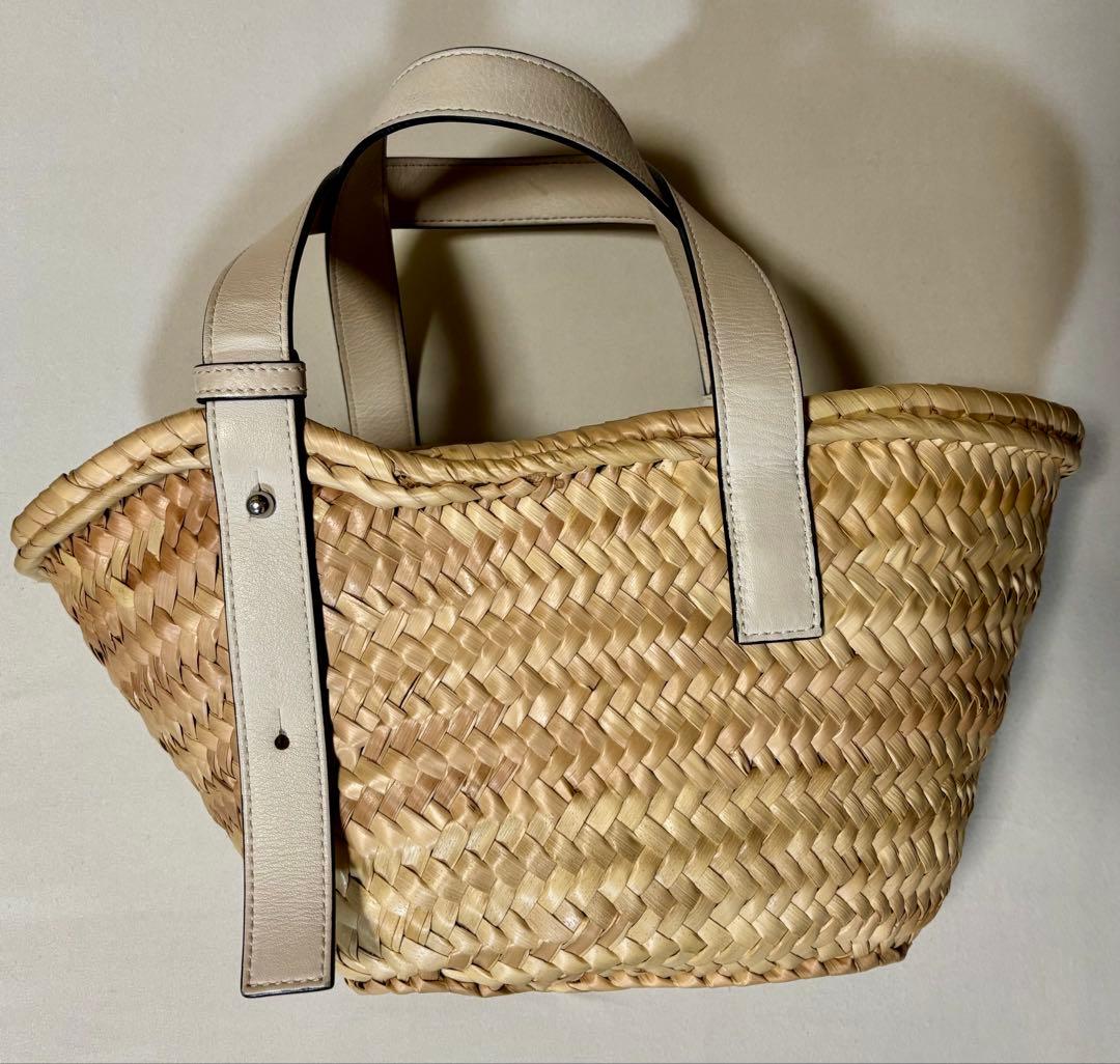 【LOEWE】バスケットバッグ／スモールサイズ／ホワイト／タグと説明書付です。