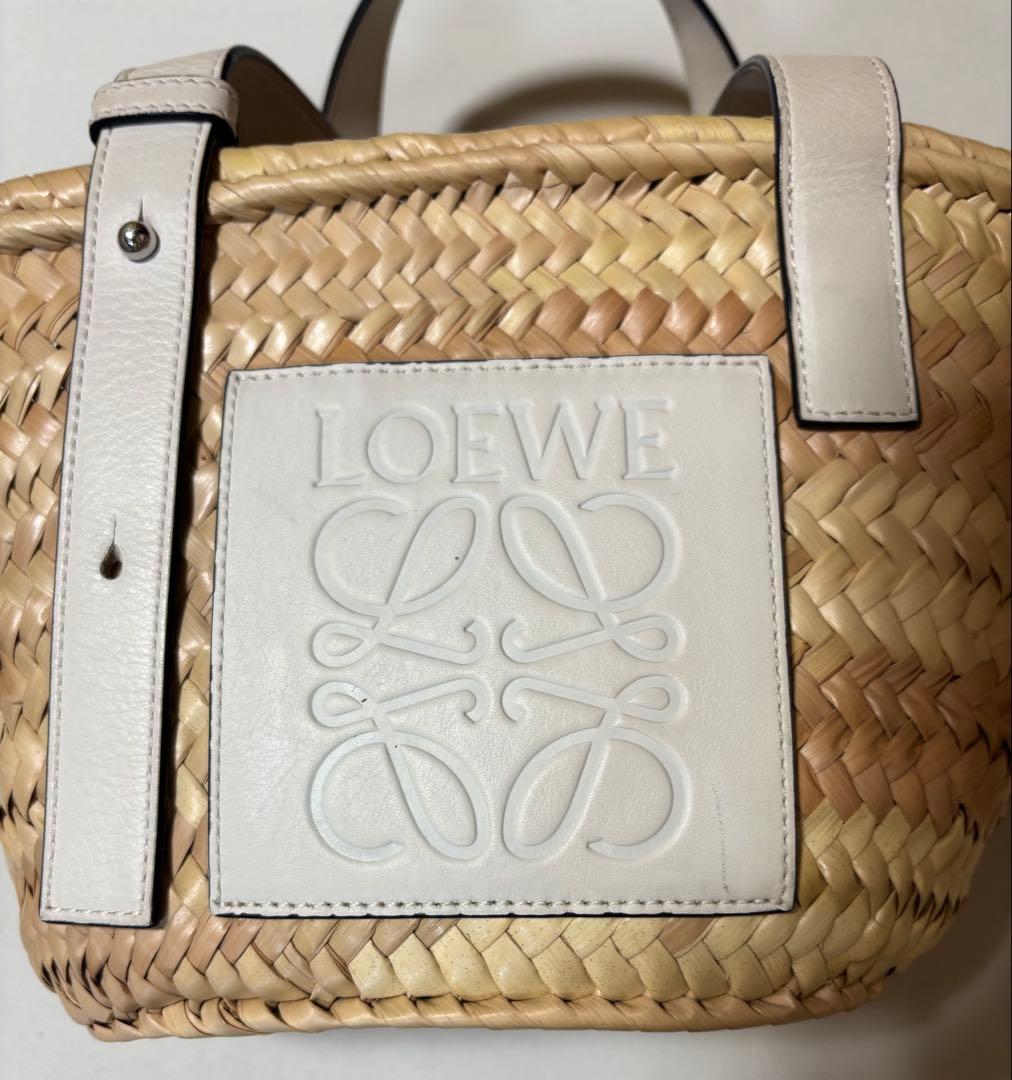 【LOEWE】バスケットバッグ／スモールサイズ／ホワイト／タグと説明書付です。