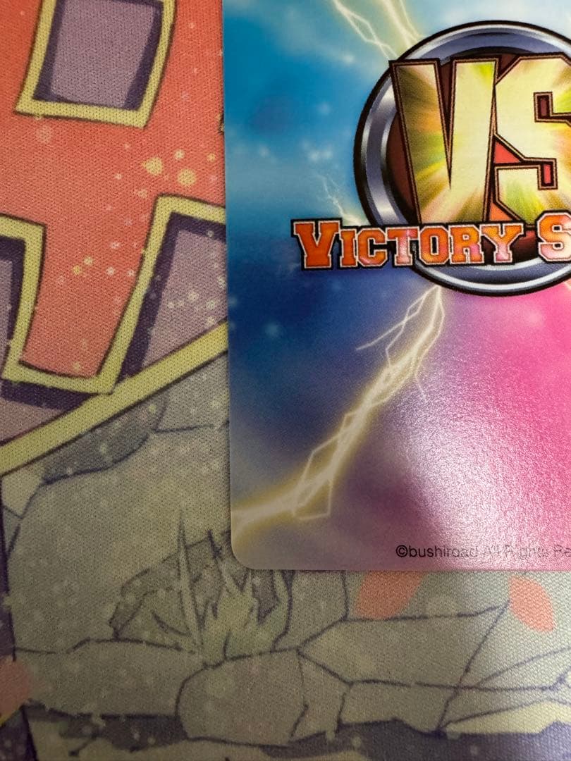 ヴィクトリースパーク　ToLOVEる ピースサイン モモ　サイン