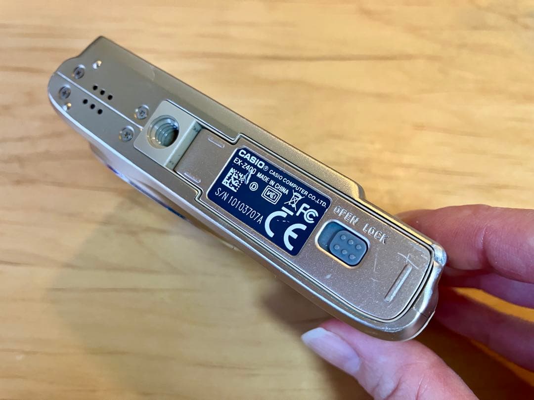 CASIO EXILIM EX-Z400 デジカメ