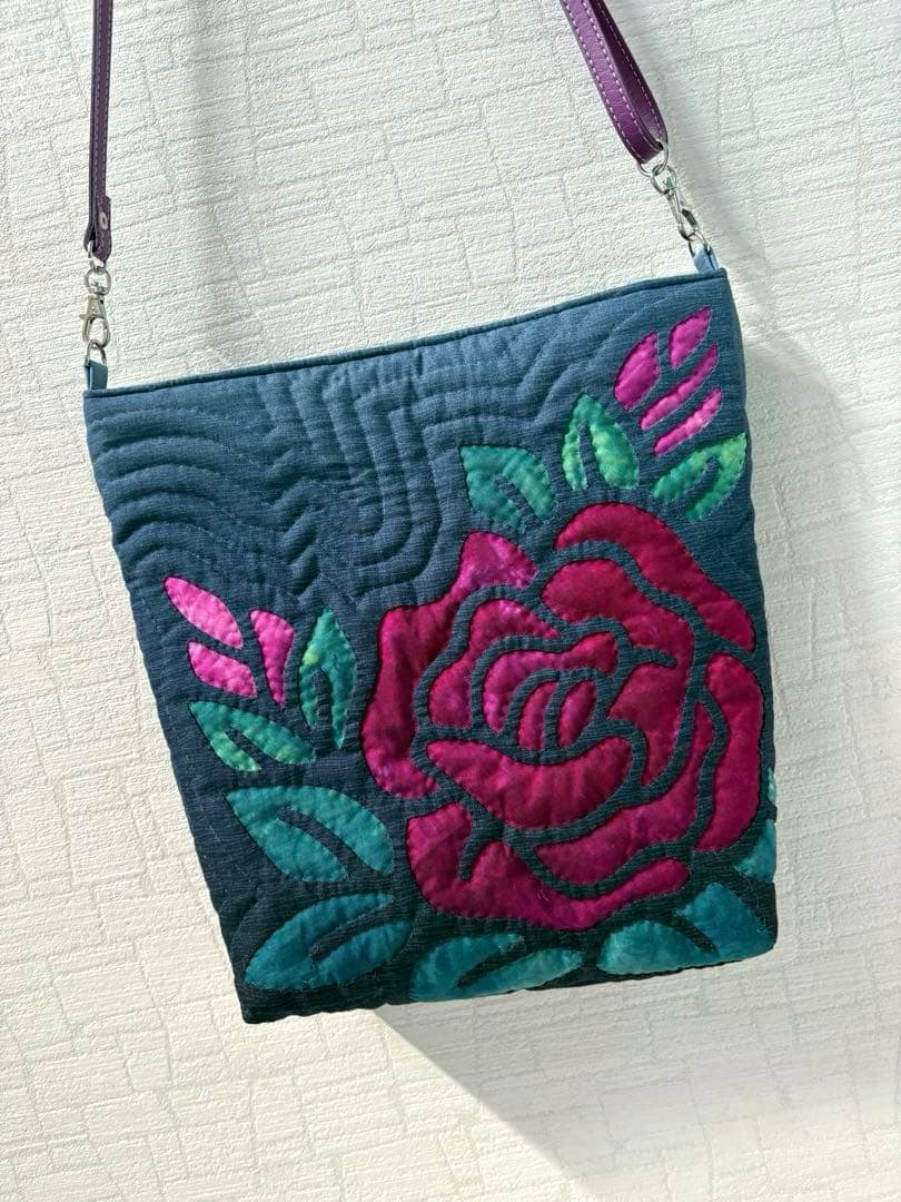 ハワイアンキルト　ショルダーバッグ　　バラ　ボルドー