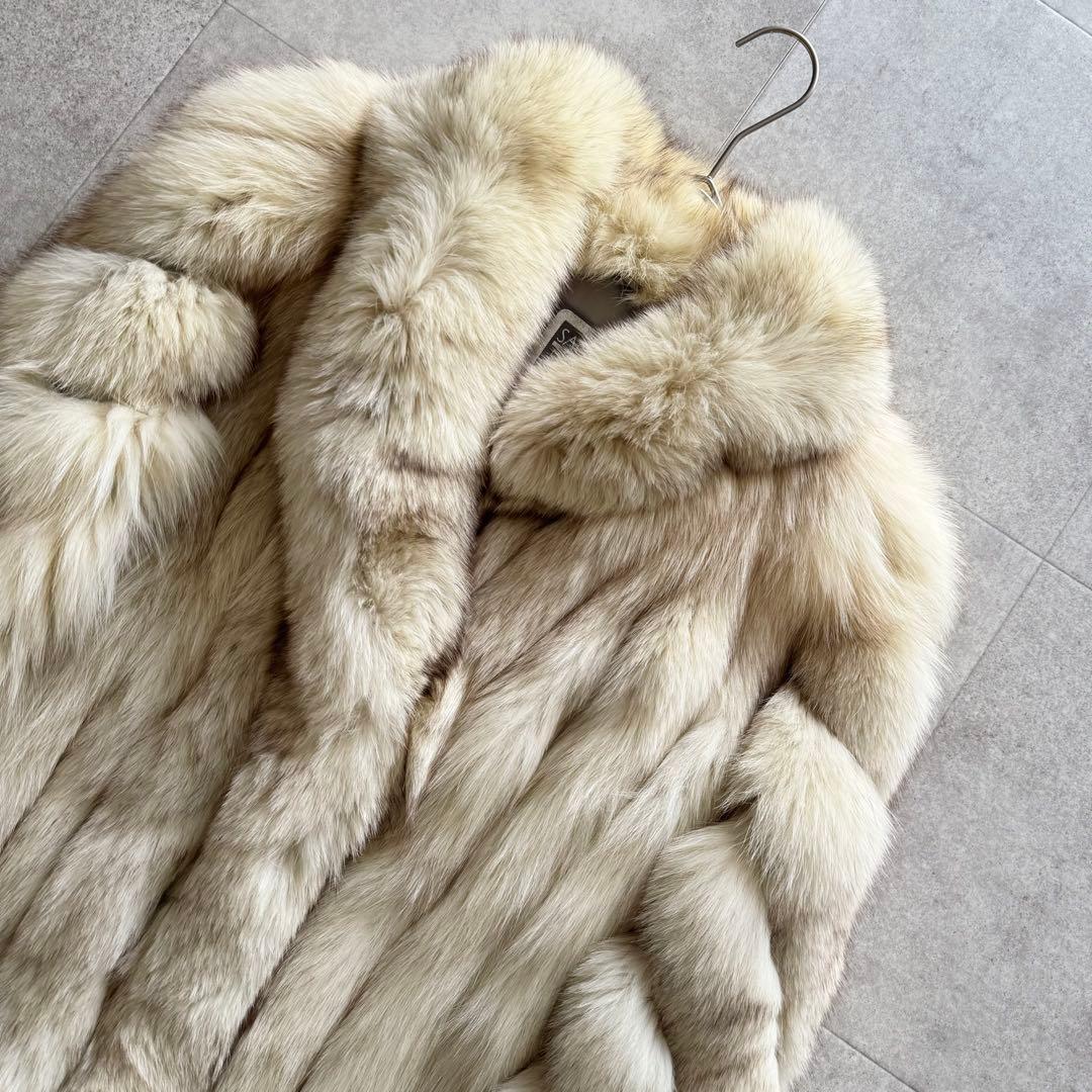 サガフォックス　銀サガ　フォックスファー100％　最高級毛皮　ホワイト系　11号