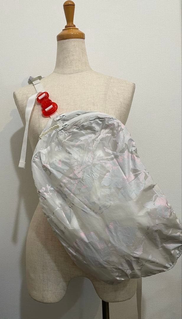 MIKIO SAKABE ナイロンボディバッグ　花柄