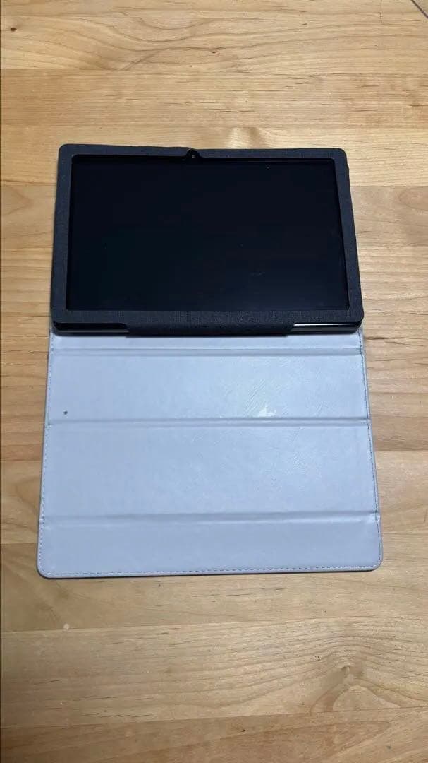 Windowsタブレット ブラック カバー付き