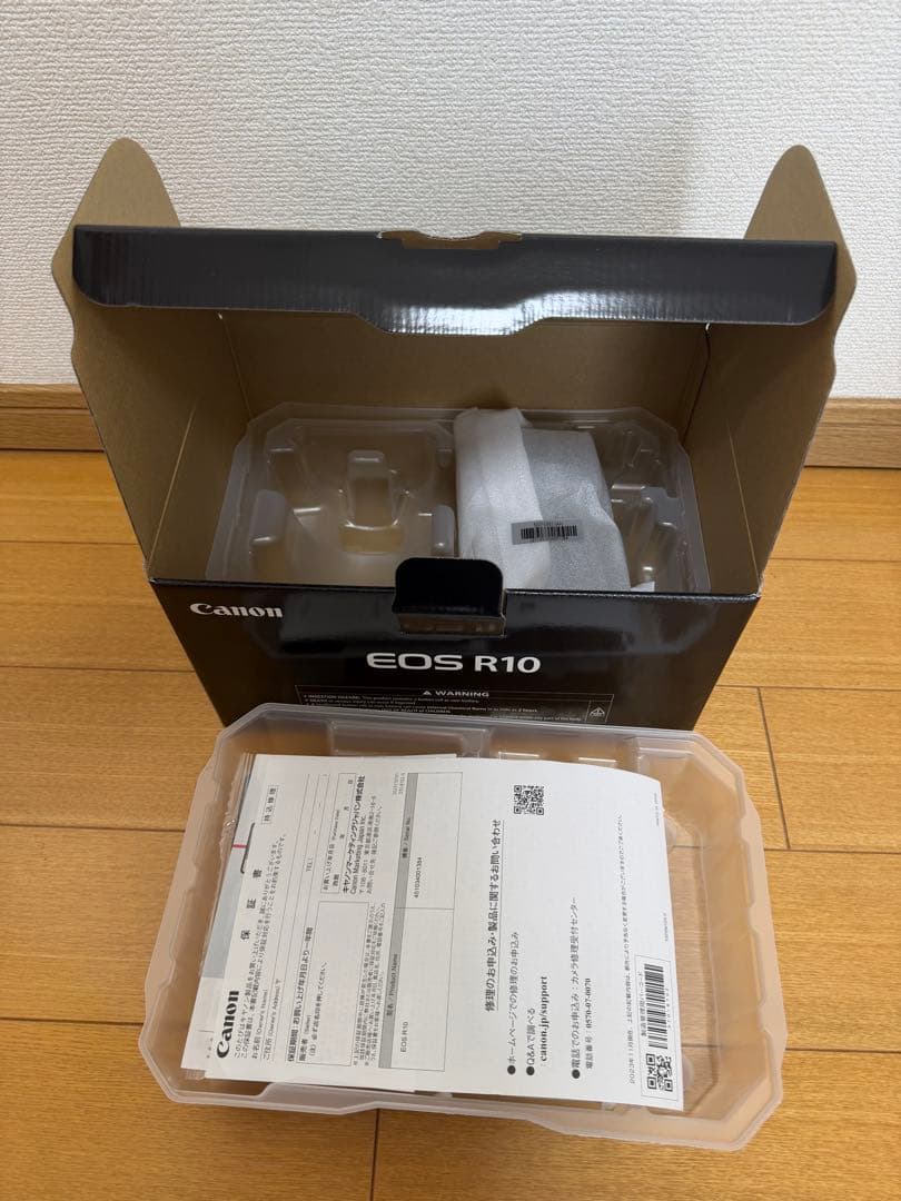 【新品未使用】Canon EOS R10 本体