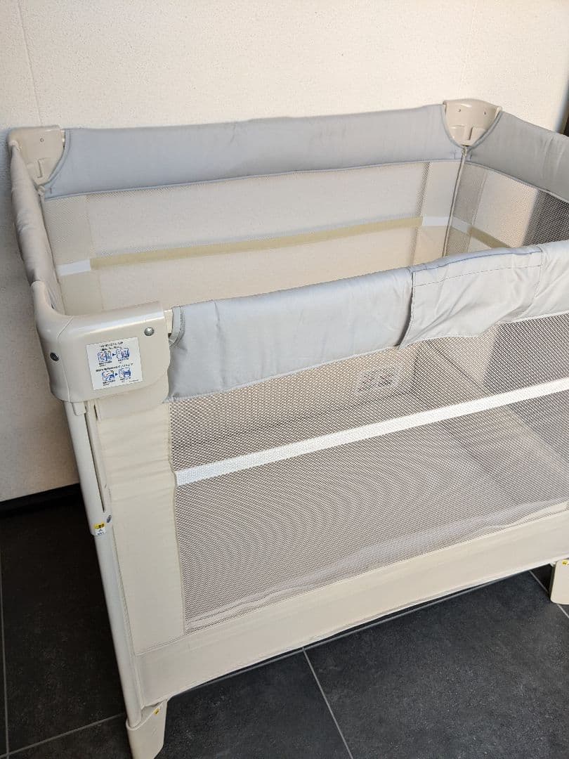 【極美品】　アップリカ　ココネルエアー　ベビーベッド　折り畳み