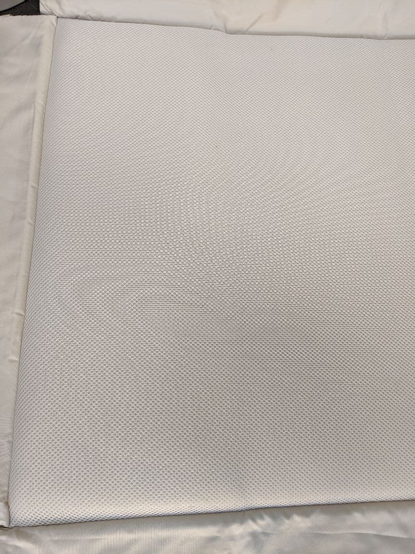 【極美品】　アップリカ　ココネルエアー　ベビーベッド　折り畳み