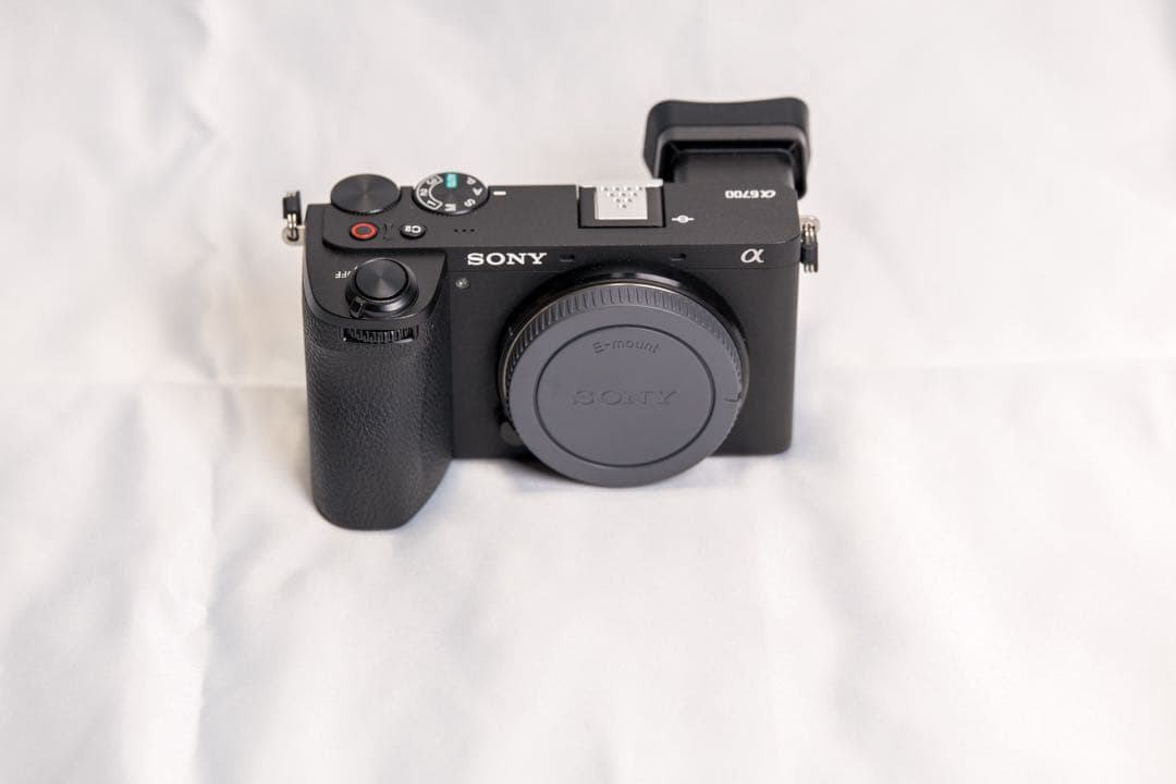 SONY α6700 ILCE-6700 ボディ　＋smallRigグリップ
