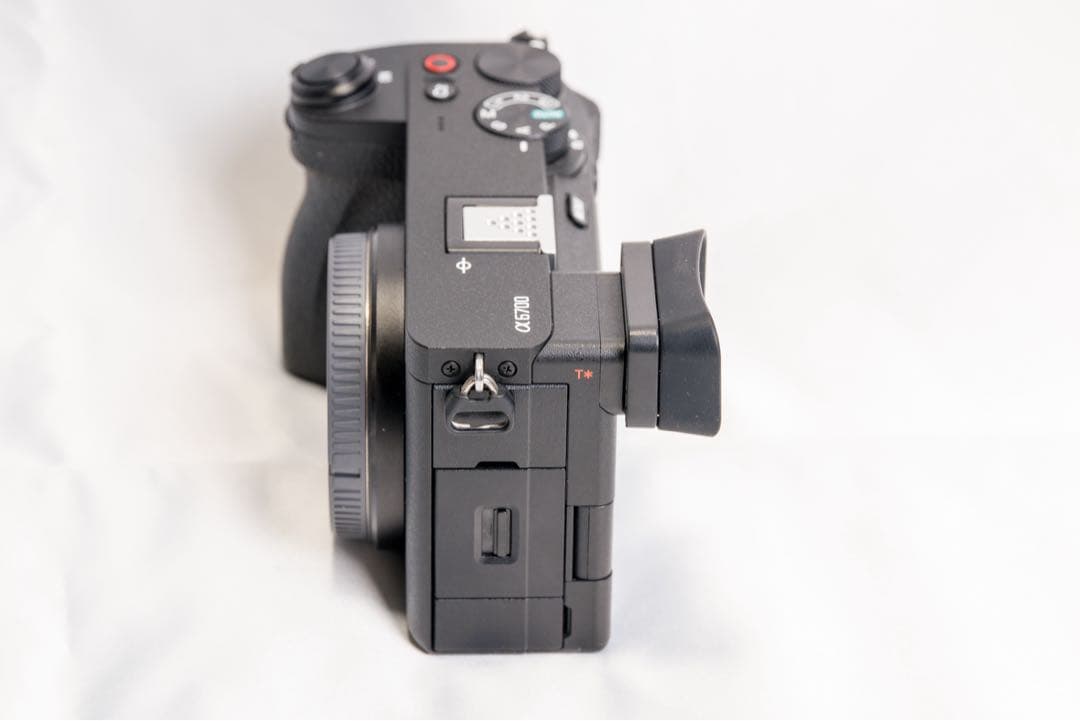 SONY α6700 ILCE-6700 ボディ　＋smallRigグリップ