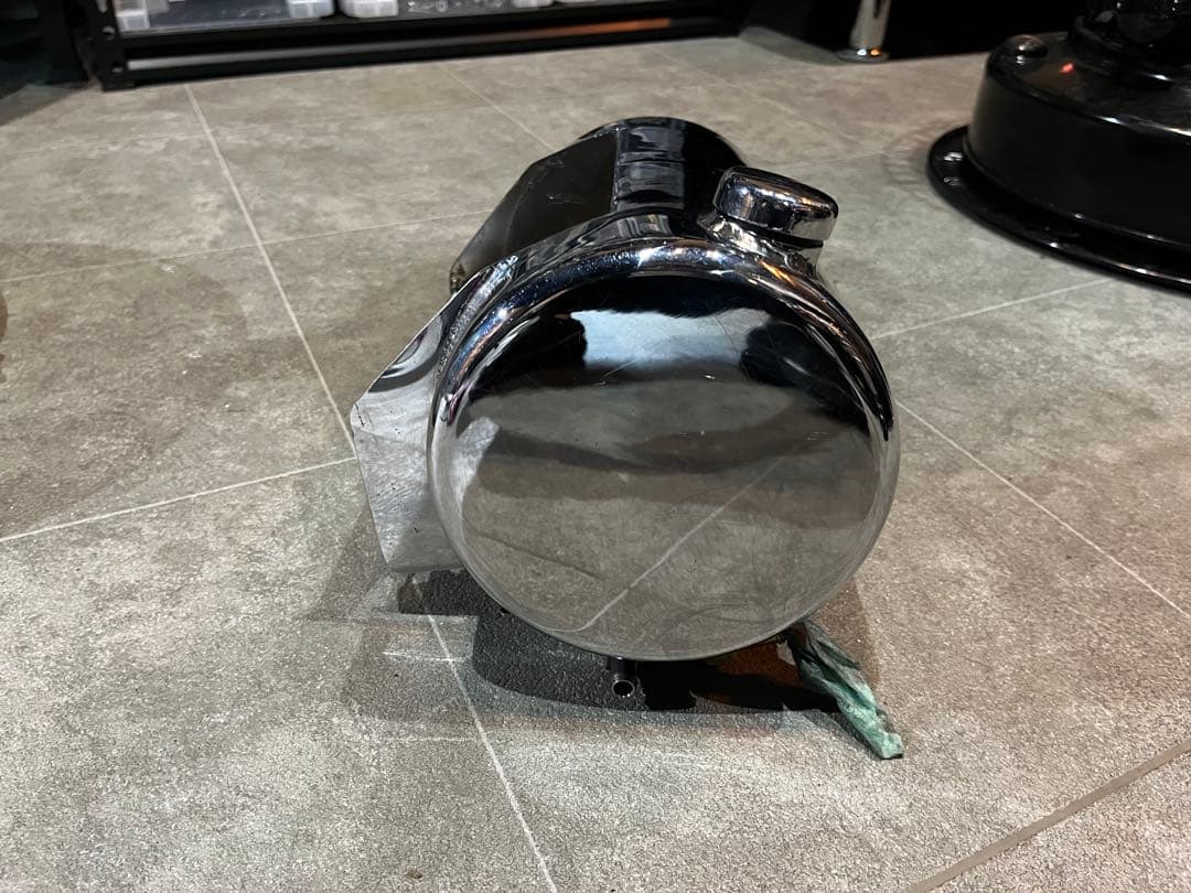 ラウンドオイルタンク　バレルタンク　ハーレー　ソフテイル　ショベル　チョッパー