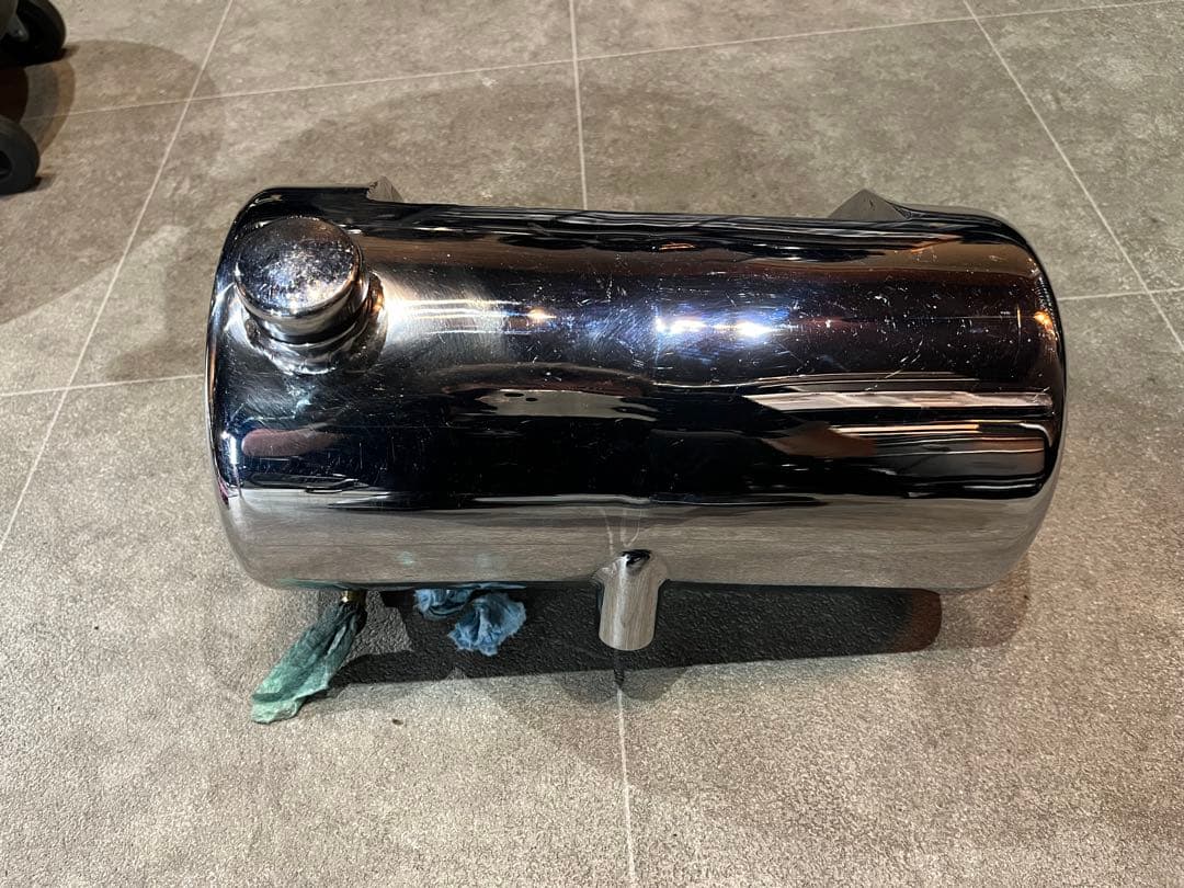 ラウンドオイルタンク　バレルタンク　ハーレー　ソフテイル　ショベル　チョッパー