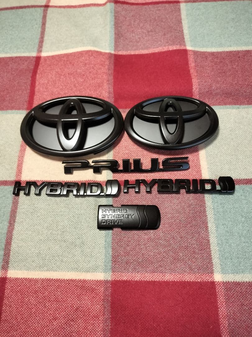 YOMIです。 トヨタエンブレム30プリウスエンブレム　6点セット