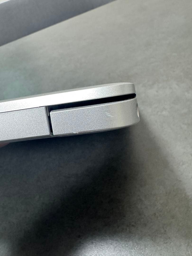 超美品　HP Laptop 15s-eq2xxx メモリ8GB SSD256GB