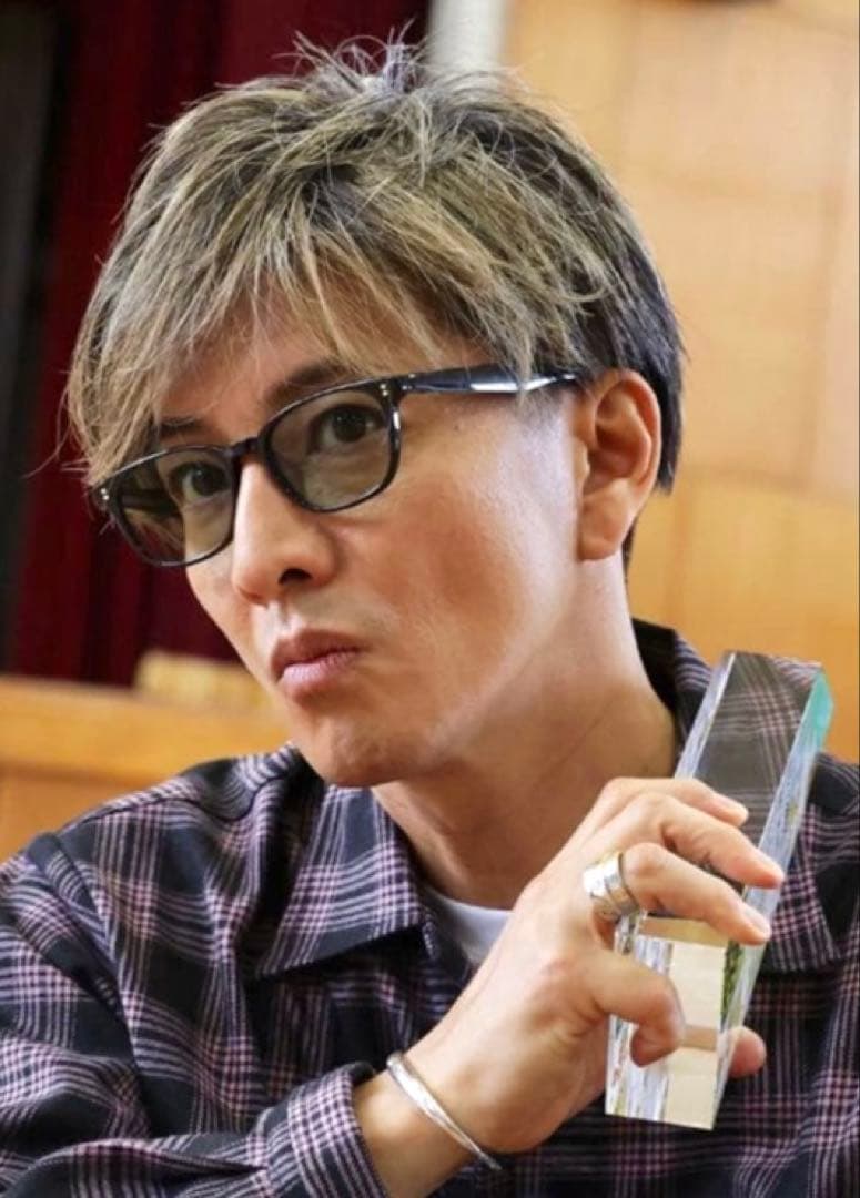 owndays サングラス キムタク プライベート着用 同型同色モデル